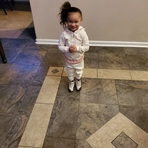 Meet your Posher, Carlos